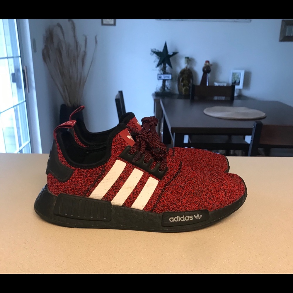 🚩Sold🚩🔥Adidas Nmd R1 “Carbon Red”🔥